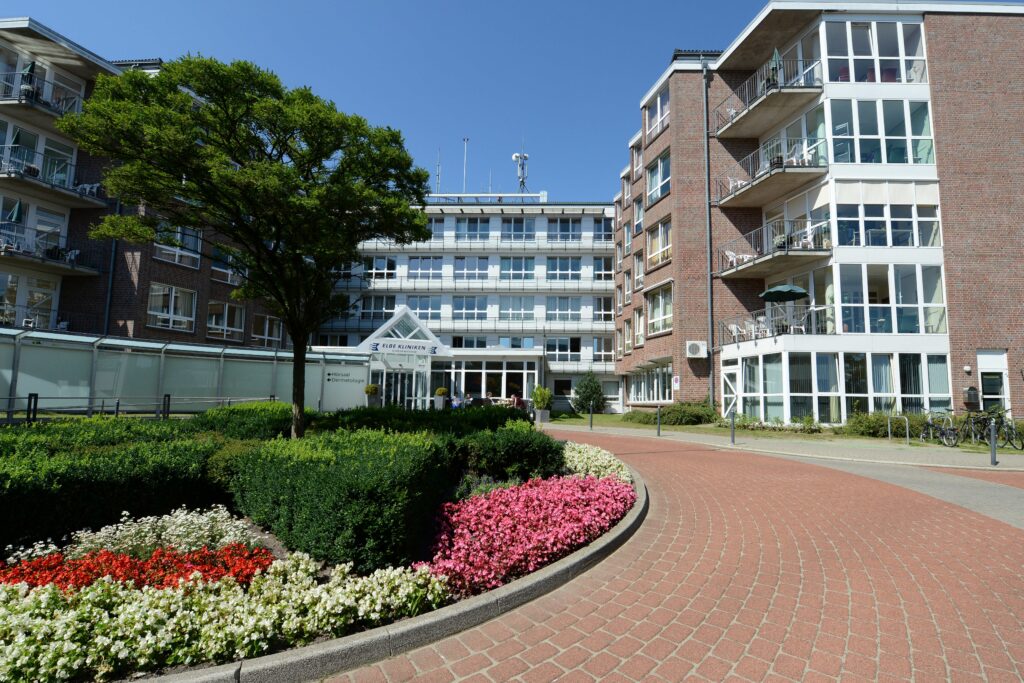 Eine Außenaufnahme des Elbe Klinikum Buxtehude