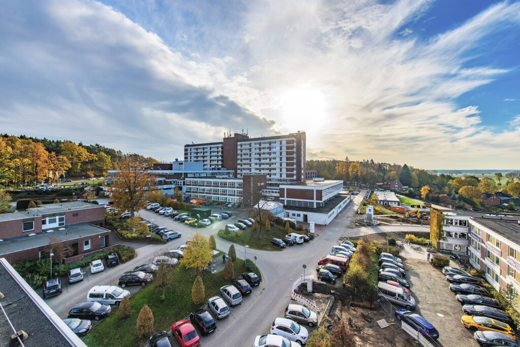 Eine Außenaufnahme des Elbe Klinik Stade